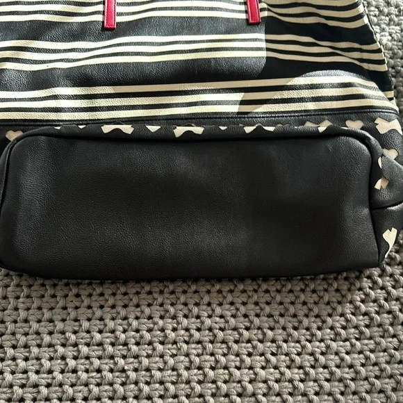 Betsey Johnson Tote - Picture 4 of 9